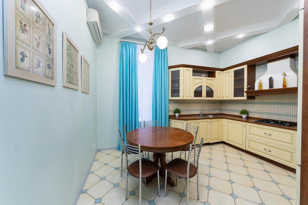 קייב Apartament On Independence Square מראה חיצוני תמונה